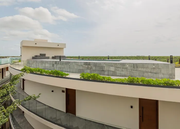 Mistiq Gardens 2